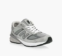 990
