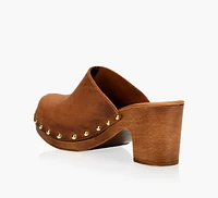DELLA CLOG