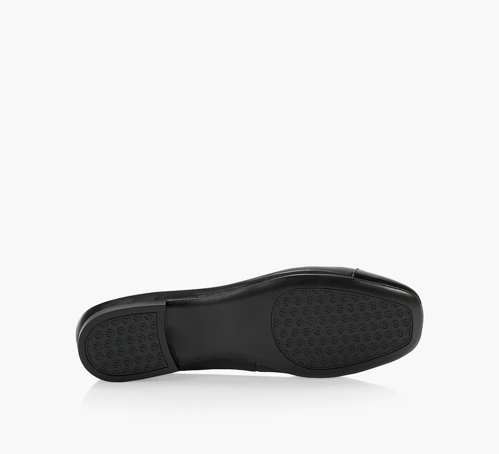 ZARI FLAT
