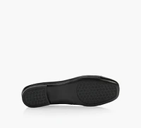 ZARI FLAT