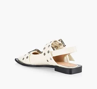 FEMININE BUCKLE BALLERINA