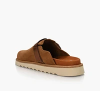 SYRAX SLIP ON