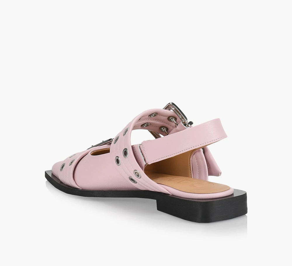 FEMININE BUCKLE BALLERINA