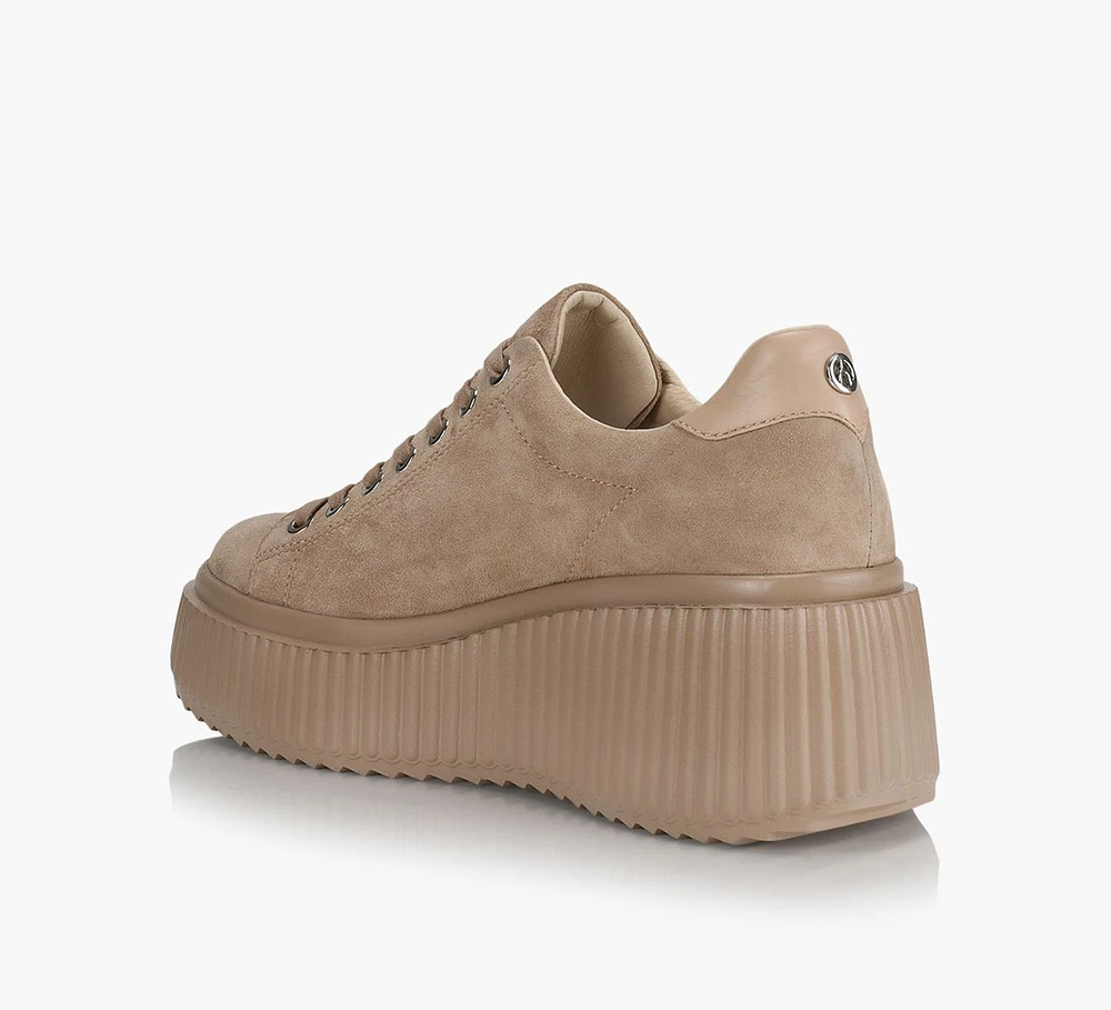 JESSIE SNEAKER