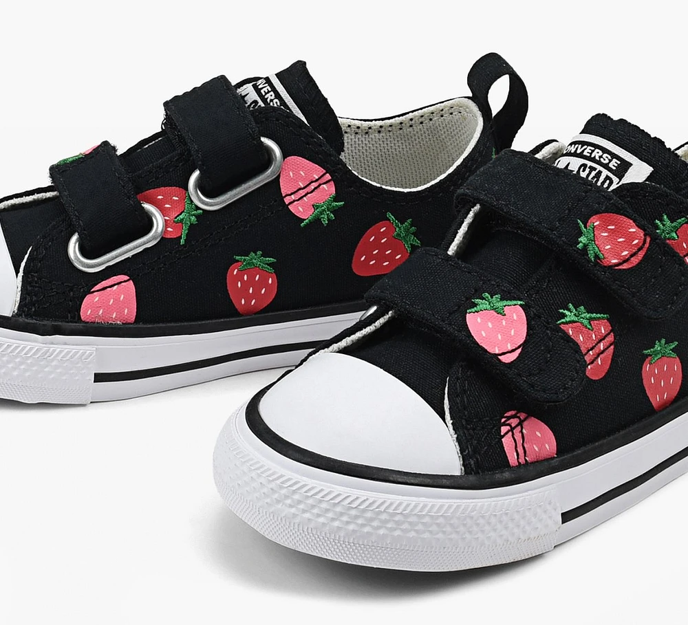 CHUCK TAYLOR ALL STAR STRAWBERRIES