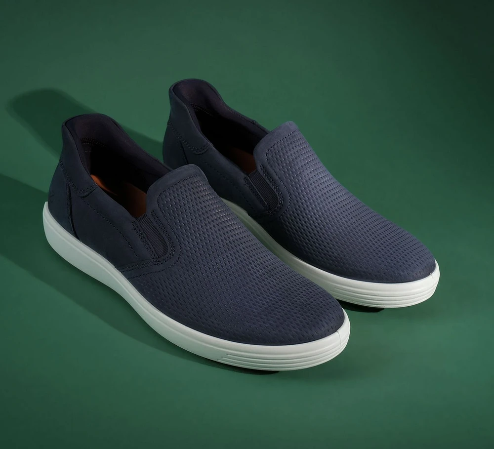 SOFT 7 M SLIP ON