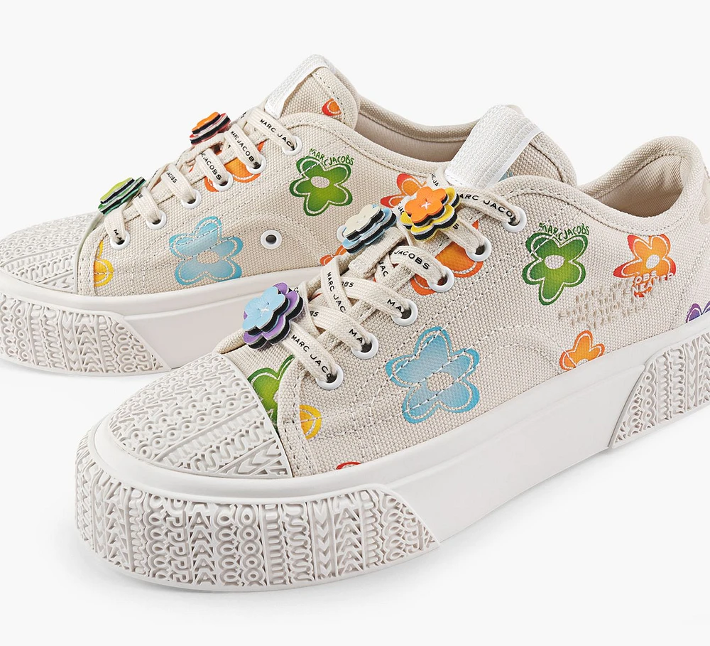 THE DAISY CANVAS SNEAKER