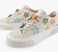 THE DAISY CANVAS SNEAKER