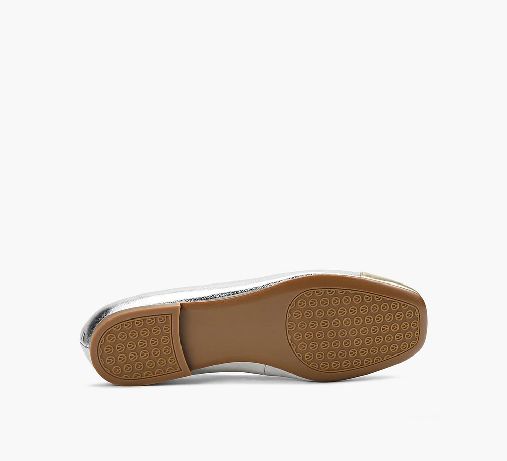 ZARI FLAT