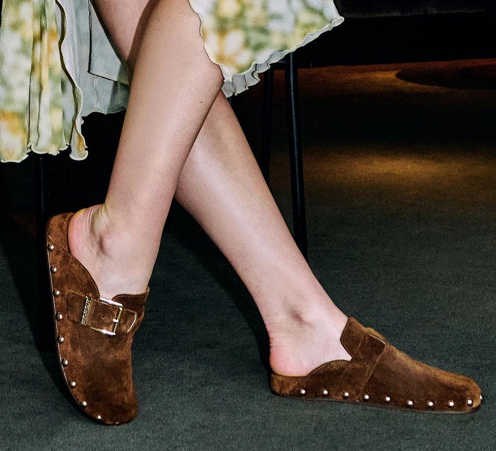 ROXANNE CLOG