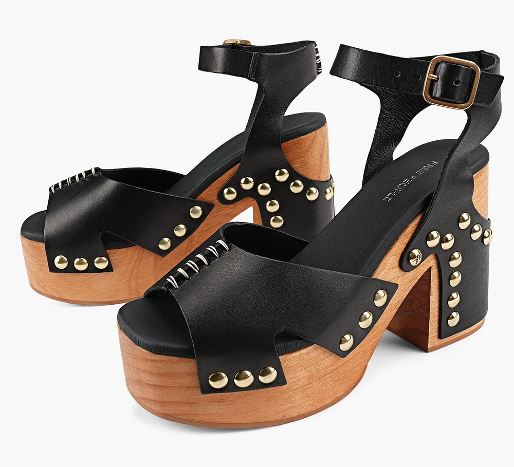CECILY CLOG
