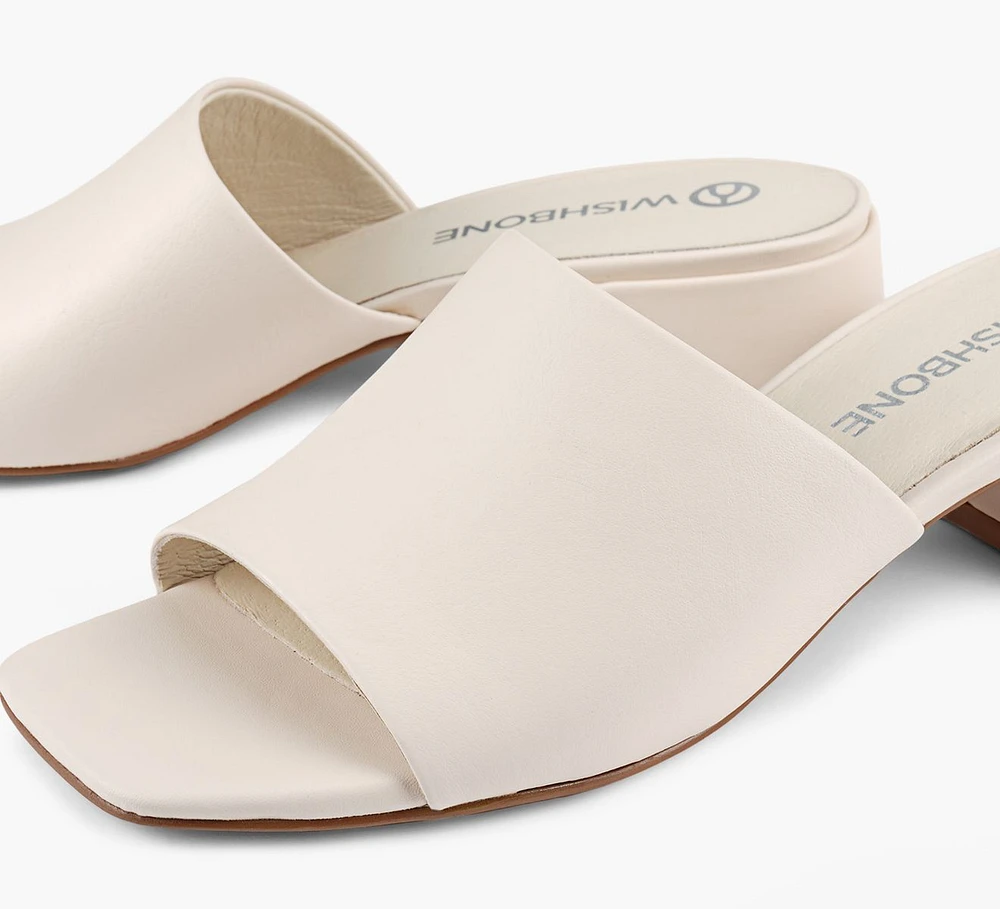 ISHA SANDAL