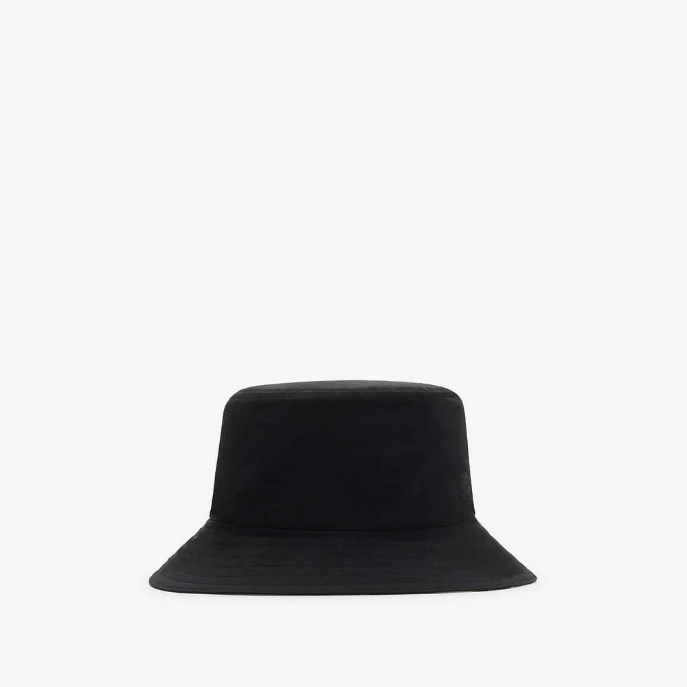 Reversible Gabardine Bucket Hat in Black/sand - Men | Burberry® Official