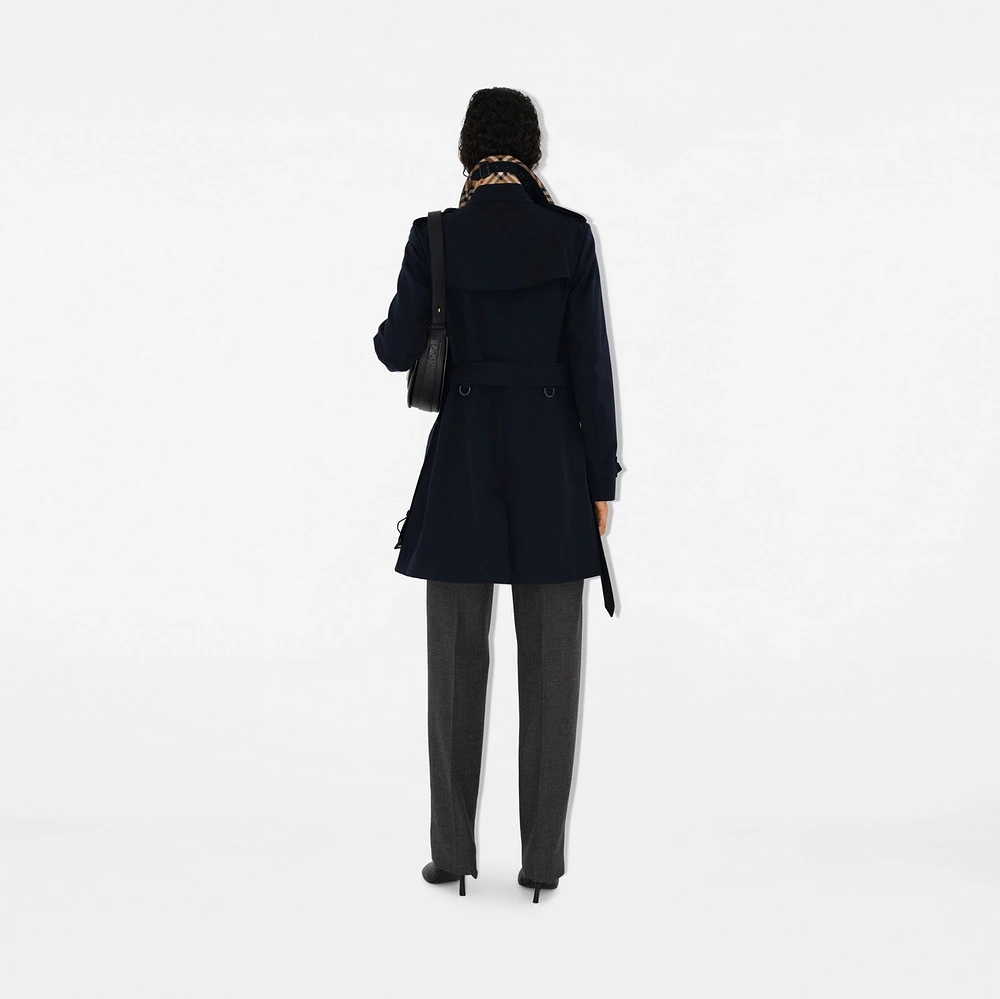 Short Chelsea Heritage Trench Coat in Coal blue - Women, Cotton Gabardine | Burberry® Official