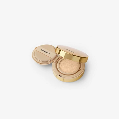 Beyond Wear Perfecting Matte Cushion SPF15 – 10 Fair Warm - Women | Burberry® Official