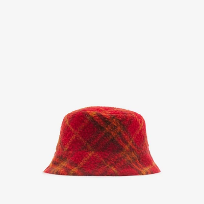 Reversible Check Fleece Bucket Hat in Currant - Men | Burberry® Official