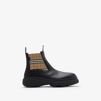 Leather Creeper Low Chelsea Boots in Black/sand - Men | Burberry® Official