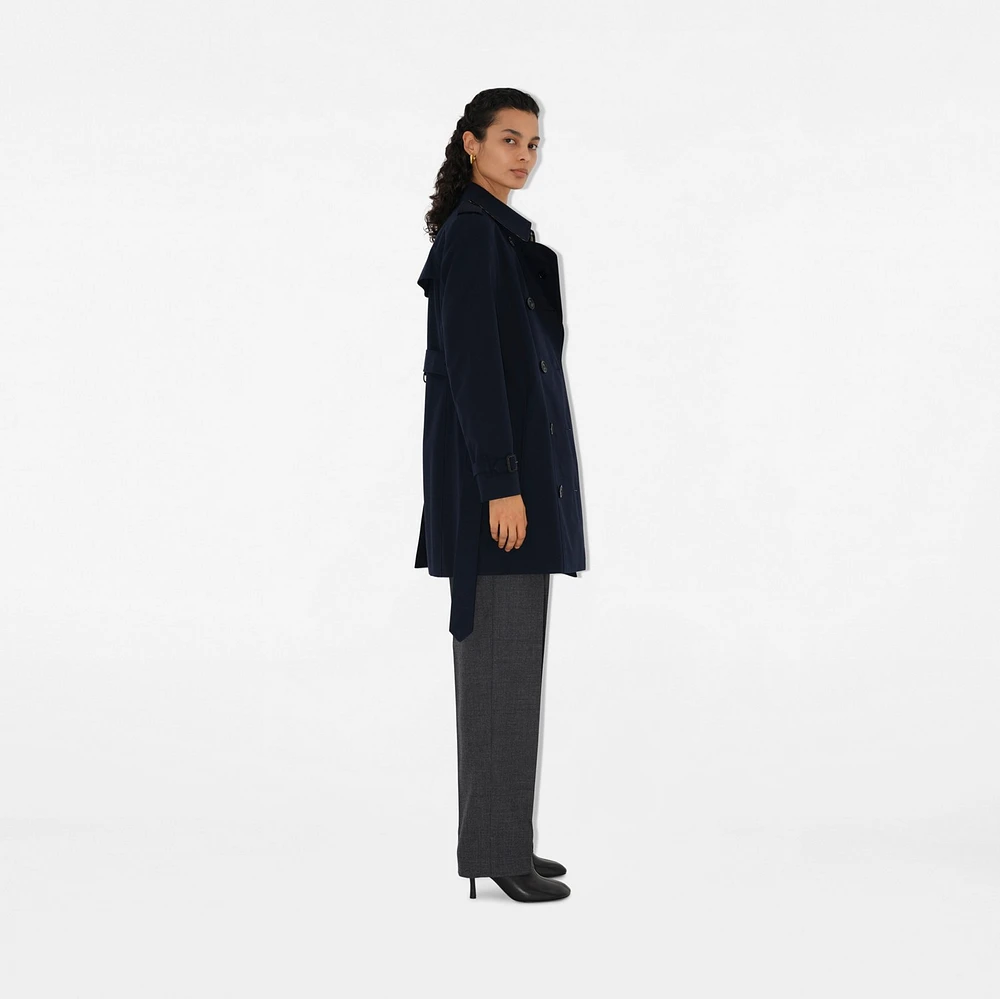 Short Chelsea Heritage Trench Coat in Coal blue - Women, Cotton Gabardine | Burberry® Official