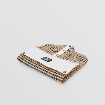 Logo Print Vintage Check Cotton Baby Nest in Archive Beige - Children | Burberry® Official