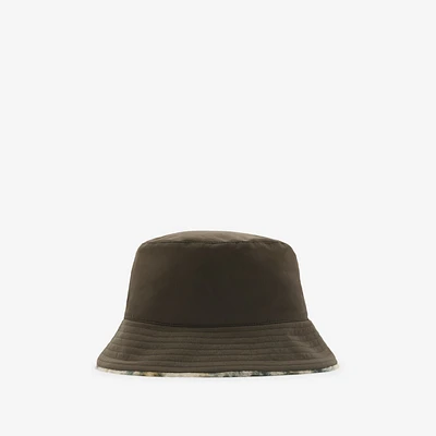 Reversible Check Fleece Bucket Hat in Candle - Men | Burberry® Official