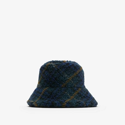 Check Fleece Bucket Hat in Midnight - Men | Burberry® Official