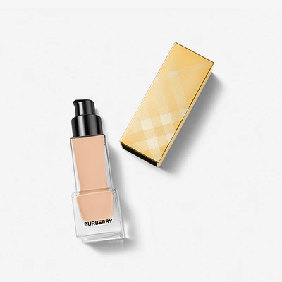 Ultimate Glow Foundation – 40 Light Cool - Women | Burberry® Official