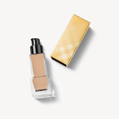 Ultimate Glow Foundation – 50 Medium Cool - Women | Burberry® Official