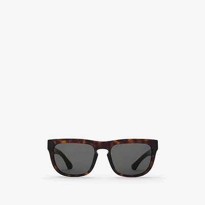 Square Sunglasses in Dark havana | Burberry® Official
