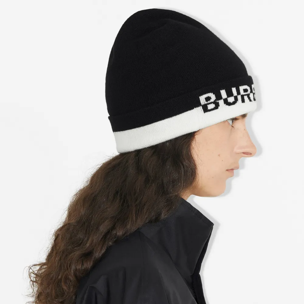 Logo Intarsia Cashmere Beanie in Black/white | Burberry® Official