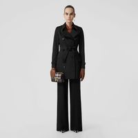 The Short Chelsea Heritage Trench Coat Black - Women | Burberry® Official