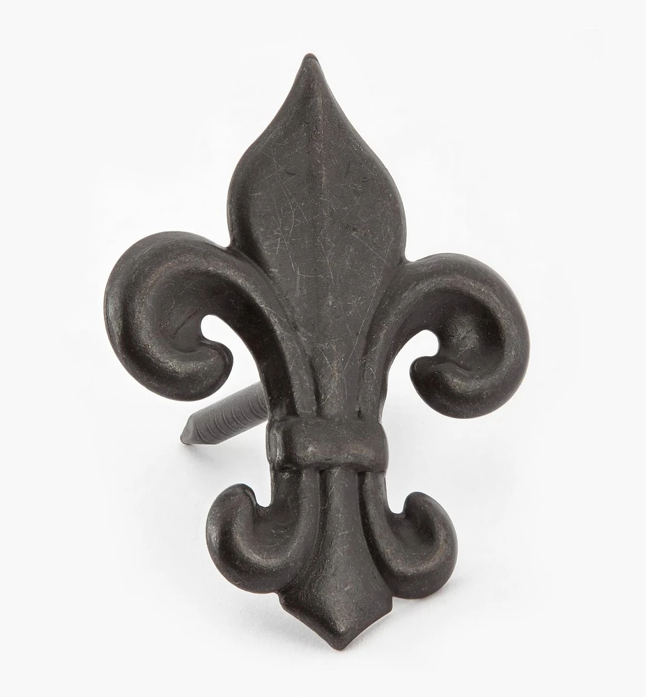 Fleur-de-Lis Clavos (Nails)