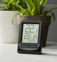 Compact Wireless Thermometer