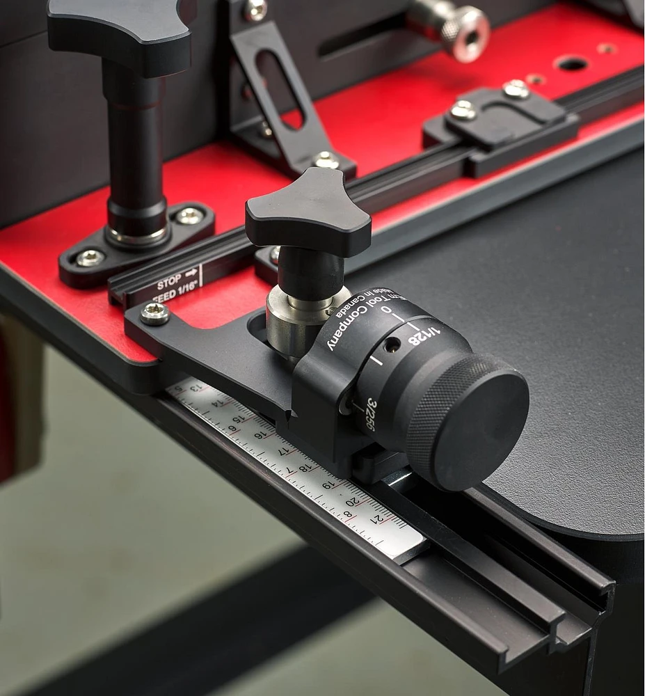 Dispositif de réglage micrométrique pour guide de table à toupie JessEm