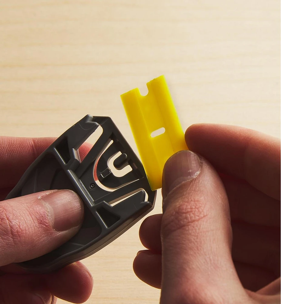 Yellow Plastic Razor Blades