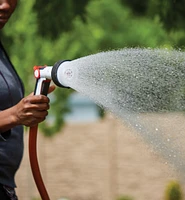 Pistolet d'arrosage à jet douche évasé