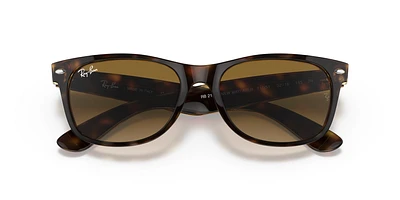 RB2132 New Wayfarer Classic