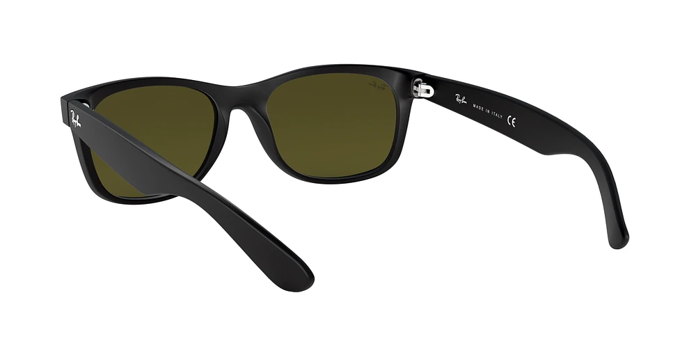 RB2132 New Wayfarer Flash