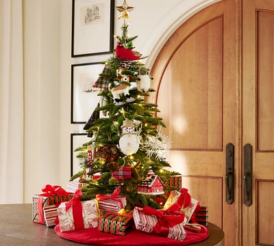 Mini Classic Velvet Tree Skirt