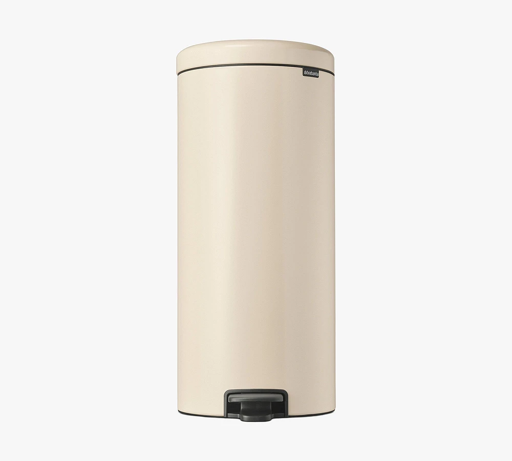 Brabantia 8 Gallon NewIcon Step On Trash Can