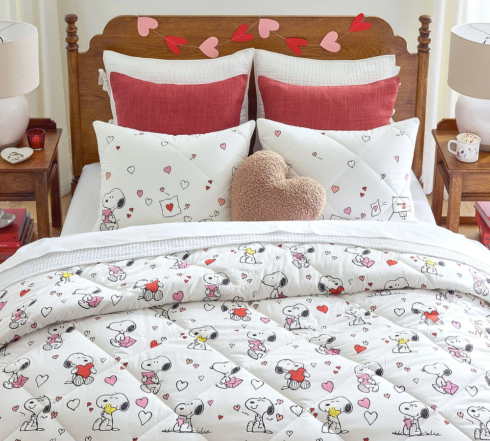 Peanuts Snoopy™ Hearts Comforter