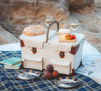 Pioneer Picnic Basket