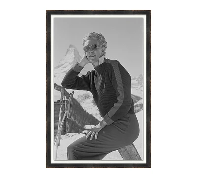 Ski Glamour Framed Print