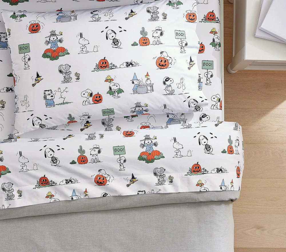 Peanuts® Snoopy® Trick-or-Treat Glow-in-the-Dark Sheet Set & Pillowcases