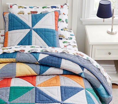 Pinwheel Quilt & Shams