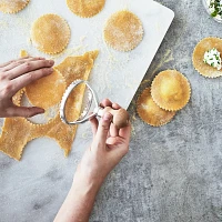 Eppicotispai Round Ravioli Stamps