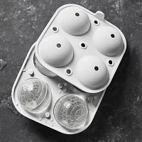 <i>Star Wars</i>™ Death Star™ Ice Tray