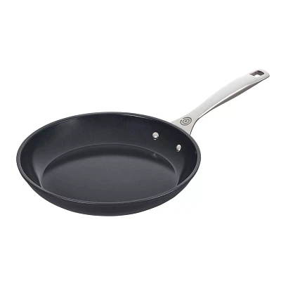 Le Creuset Essential Ceramic Nonstick Shallow Skillet