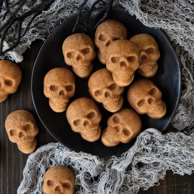 Nordic Ware Skull Bites Cakelet Pan