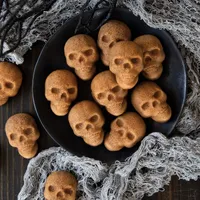 Nordic Ware Skull Bites Cakelet Pan