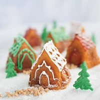 Nordic Ware Cozy Village Cakelet Pan